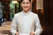 九嘉酒店餐饮服务员服务评价，专业细致，让用餐体验更有温度